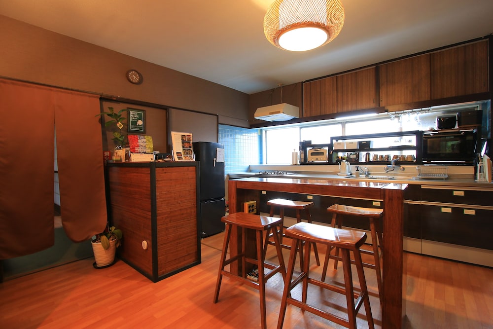 共用キッチン1 | ゲストハウス月が綺麗ですね