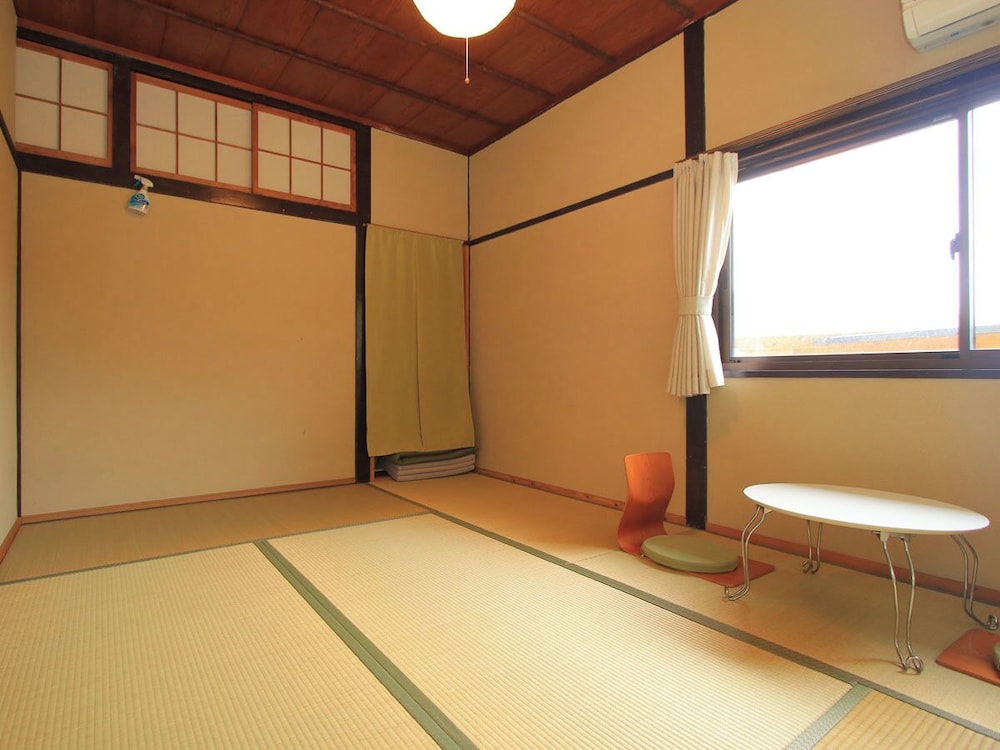 和室6畳（9～10平米） | ゲストハウス月が綺麗ですね