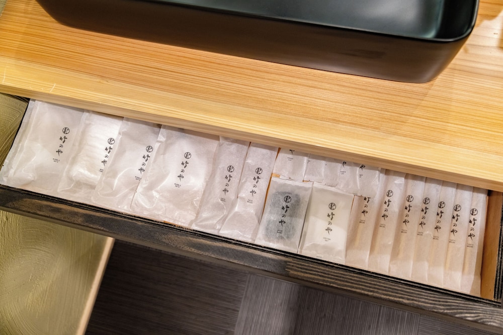 3F 金の間 客室の設備とサービス8 | 貸切風呂サウナ旅館 竹のや