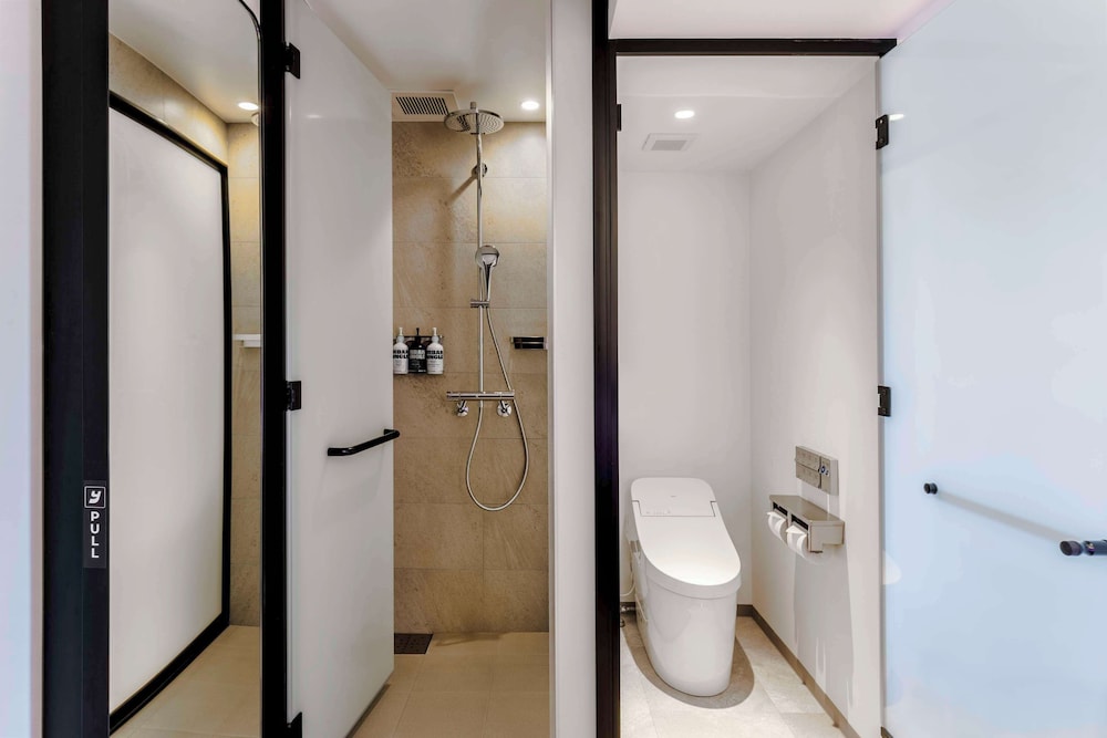 プレミアム ダブルルーム バスルーム3 | YOTEL Tokyo Ginza