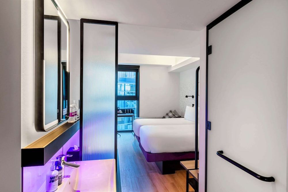 スーペリア ツインルーム 客室2 | YOTEL Tokyo Ginza