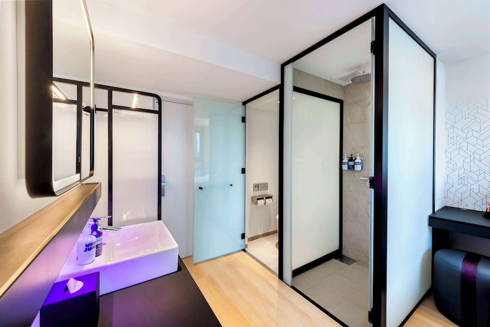 プレミア ダブルルーム バスルーム2 | YOTEL Tokyo Ginza