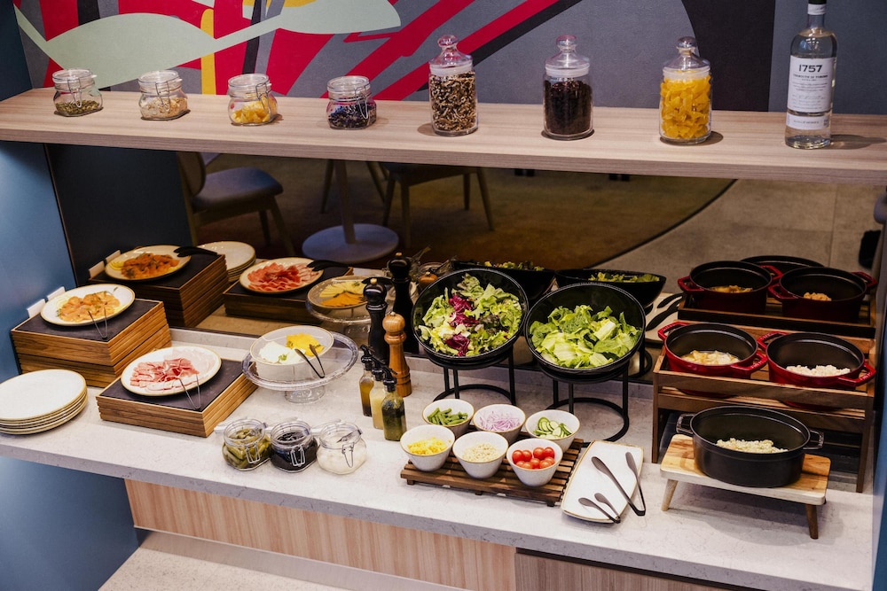 朝食スペース1 | YOTEL Tokyo Ginza | YOTEL Tokyo Ginza