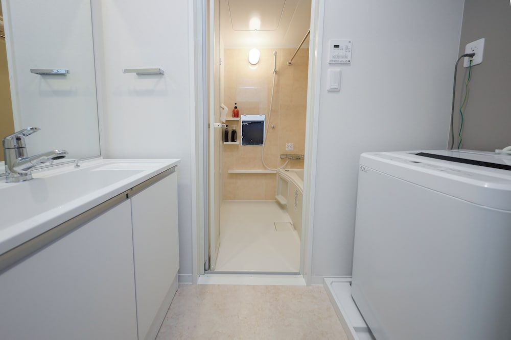 2名収容 禁煙 バスルーム1 | LIVION V 幡ヶ谷 by Tranova