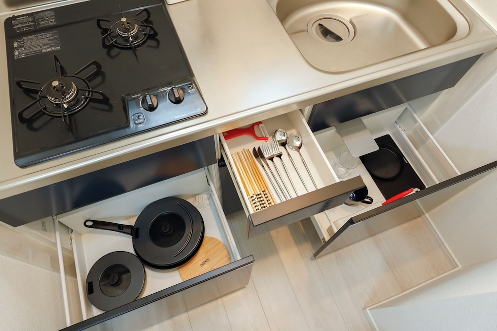 2名収容 禁煙 専用キッチン3 | LIVION V 幡ヶ谷 by Tranova