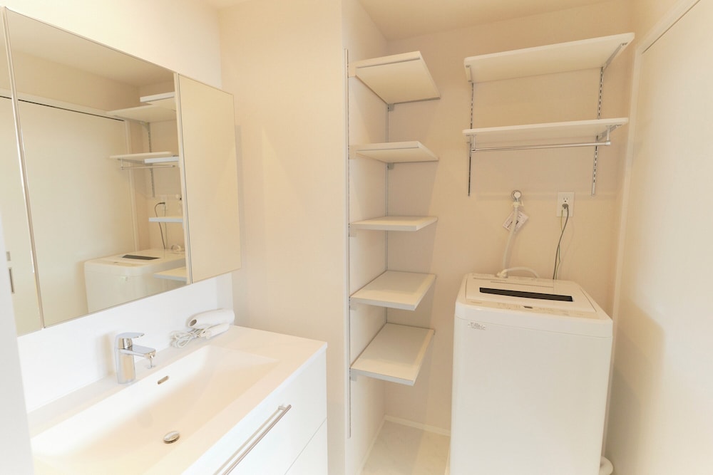 Bタイプ (5名収容) 禁煙 ランドリー0 | エブリネット新宿 II by Tranova