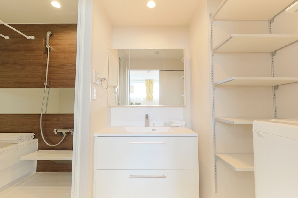 Bタイプ (5名収容) 禁煙 客室の設備とサービス1 | エブリネット新宿 II by Tranova