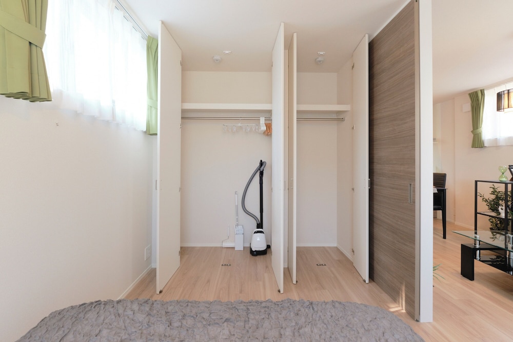 101/Non-smoking/6ppl 客室13 | エブリネット新宿 II by Tranova