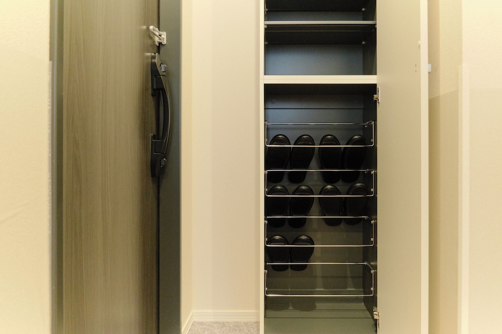 Bタイプ (5名収容) 禁煙 客室13 | エブリネット新宿 II by Tranova