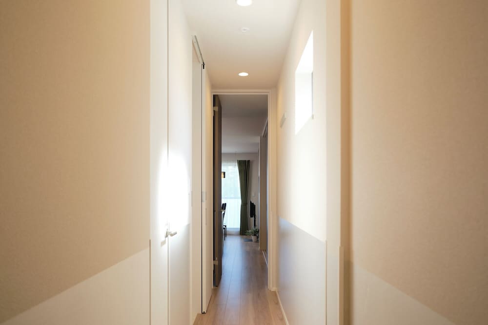 101/Non-smoking/6ppl 客室8 | エブリネット新宿 II by Tranova