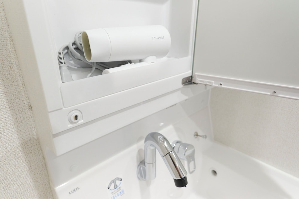 D (3人収容) 禁煙 バスルーム1 | G-Stage 01 IKEBUKURO by Tranova