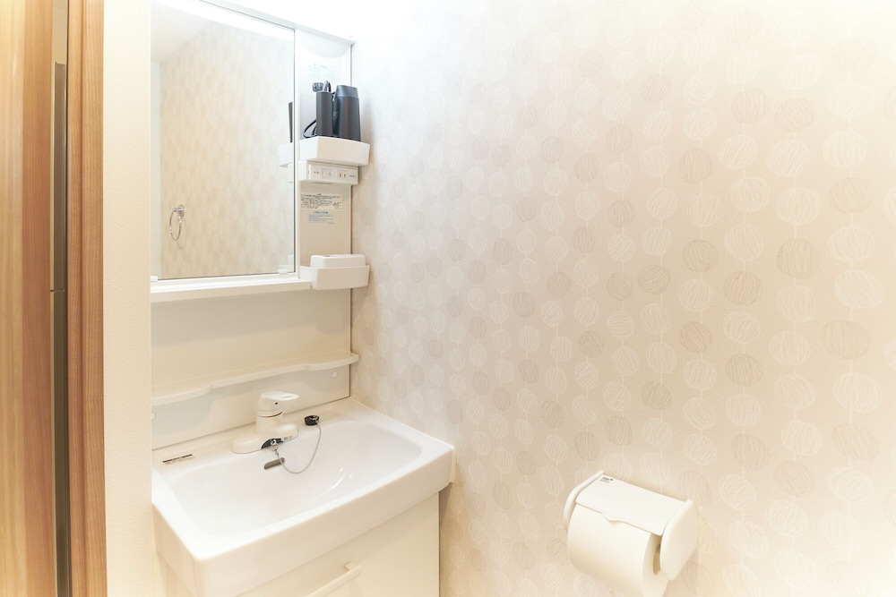 A 禁煙 バスルーム2 | SKY UP 押上 by Tranova