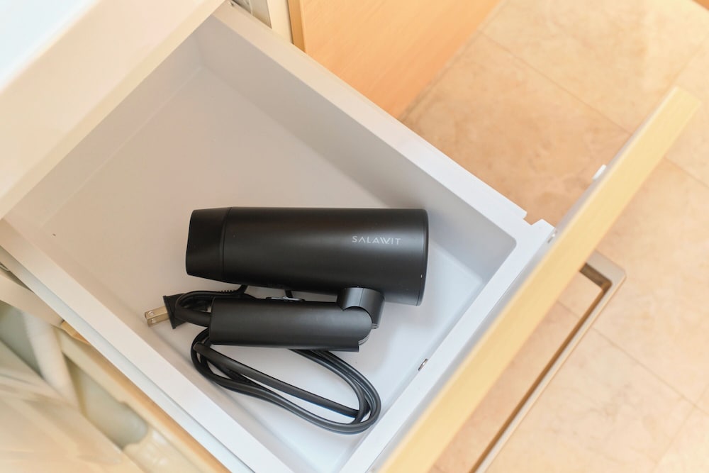 B (6名収容) 禁煙 バスルーム2 | J-ARC 曙橋