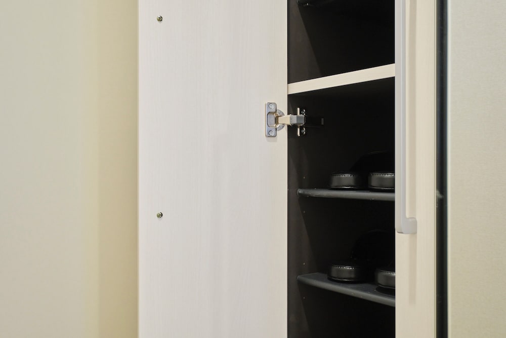 102/Non-smoking/6ppl 客室20 | J-ARC 曙橋 by Tranova