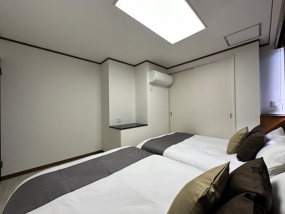 デラックス アパートメント 客室4 | LUXES 比治山 601