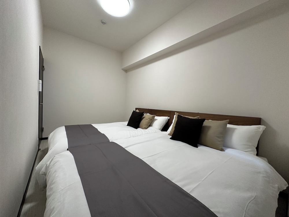 デラックス アパートメント 客室3 | LUXES 比治山 601