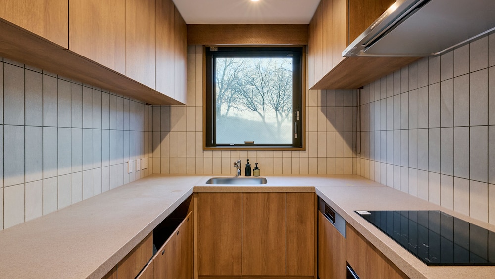 ラグジュアリー ヴィラ ガーデンビュー 専用キッチン0 | GLAMDAY STYLE HOTEL SUITE 山ノ麓