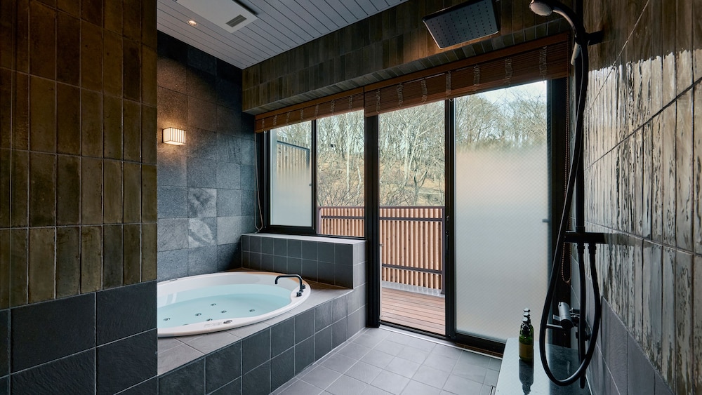 ラグジュアリー ヴィラ ガーデンビュー バスルーム0 | GLAMDAY STYLE HOTEL SUITE 山ノ麓