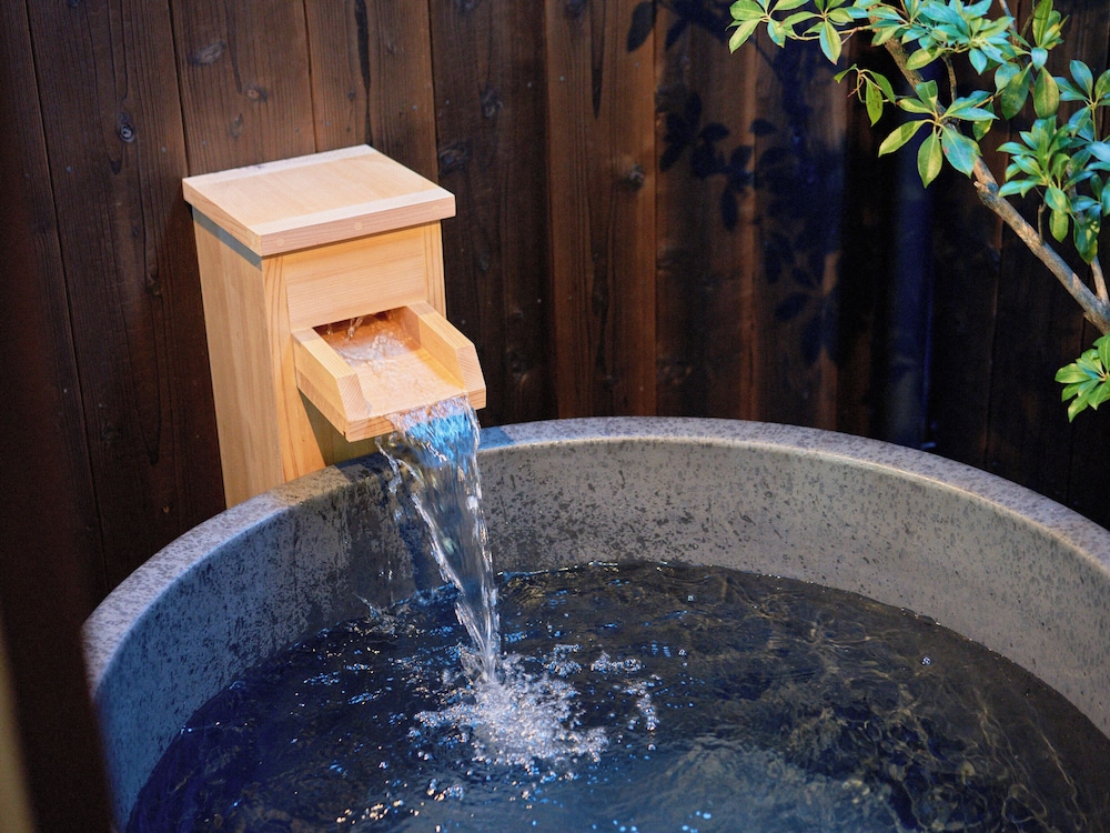 [月見] 2階建て京町家スイート 2ベッドルーム 露天風呂付 禁煙 客室3 | Kyoto Machiya 鴨川ガーデンズ