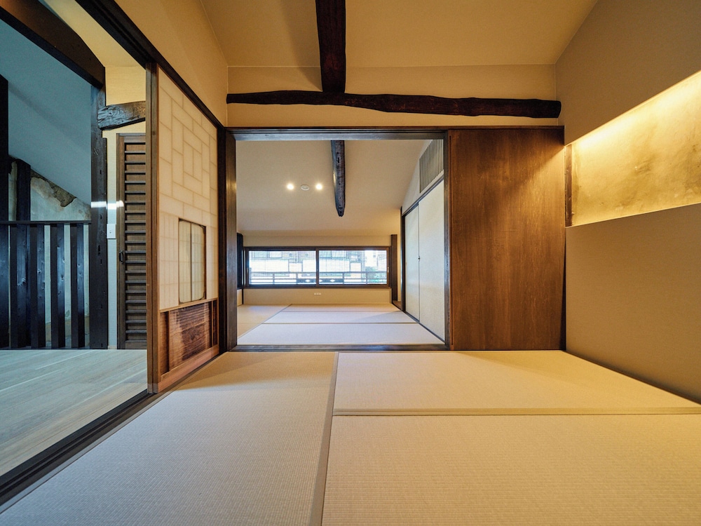 [雪見] 2階建て京町家スイート 3ベッドルーム 露天風呂付 禁煙 (1-6名) 客室18 | Kyoto Machiya 鴨川ガーデンズ