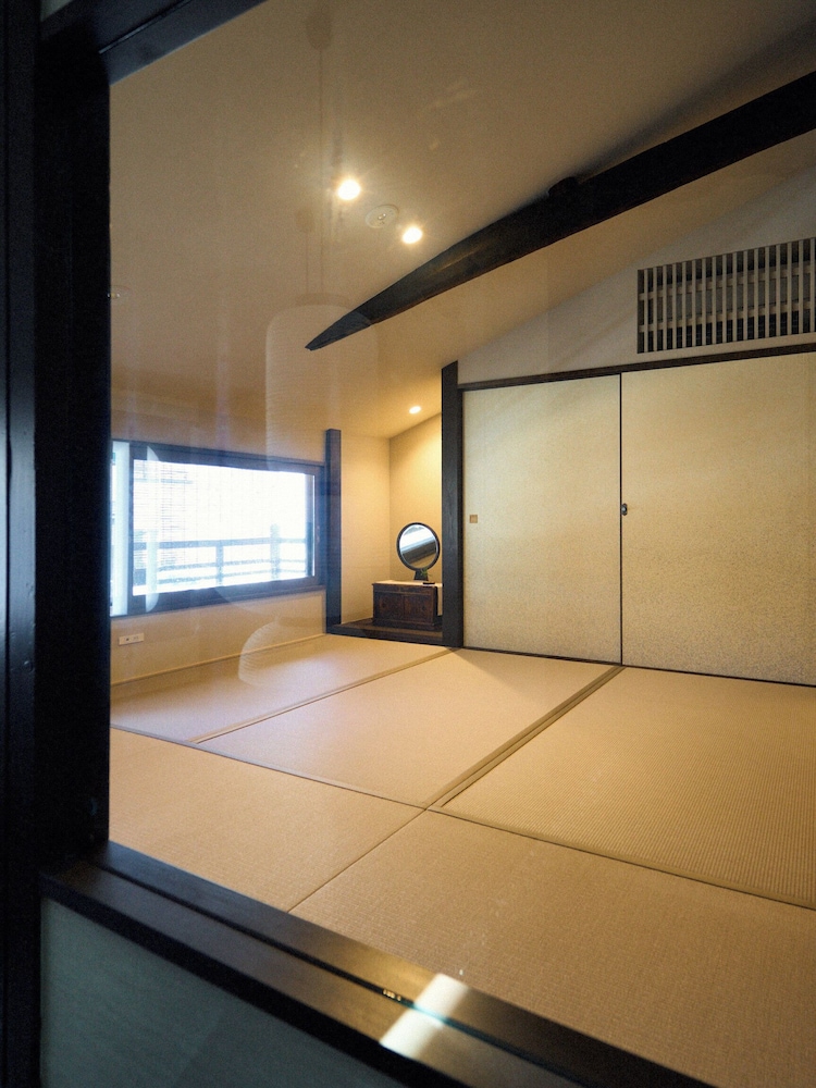 [雪見] 2階建て京町家スイート 3ベッドルーム 露天風呂付 禁煙 (1-6名) 客室11 | Kyoto Machiya 鴨川ガーデンズ