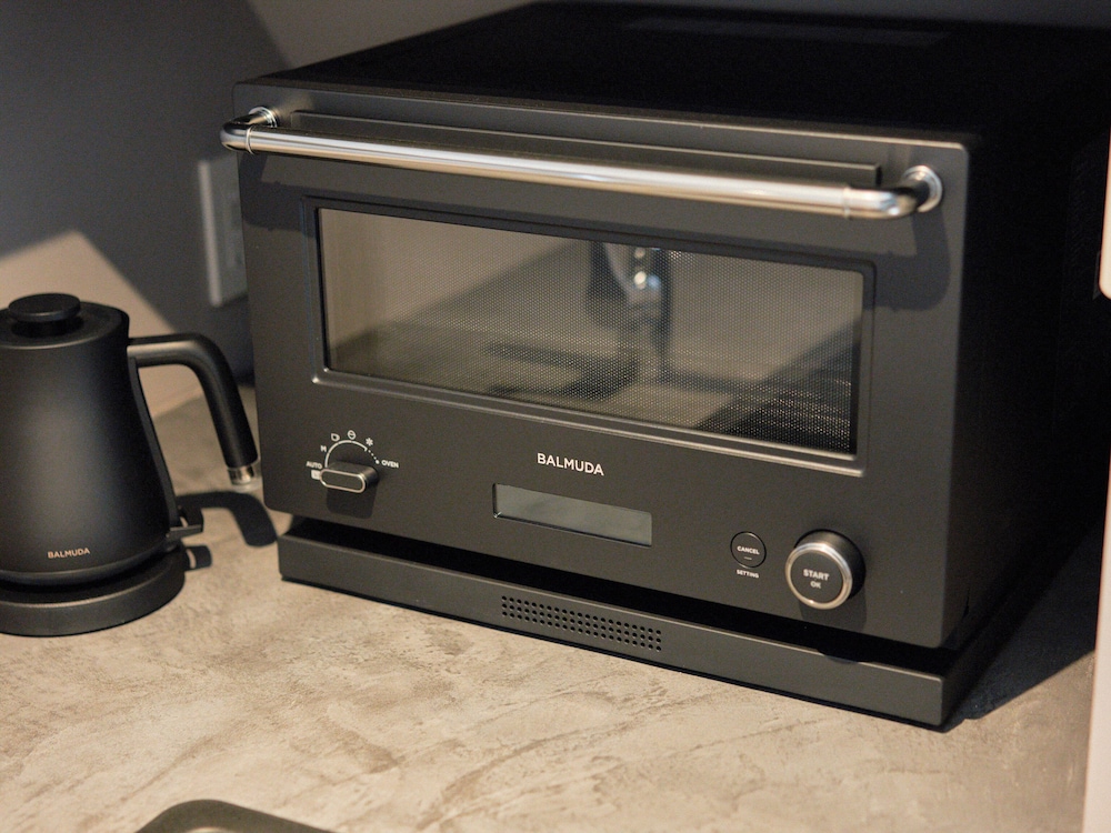 [月見] 2階建て京町家スイート 2ベッドルーム 露天風呂付 禁煙 リビング エリア2 | Kyoto Machiya 鴨川ガーデンズ