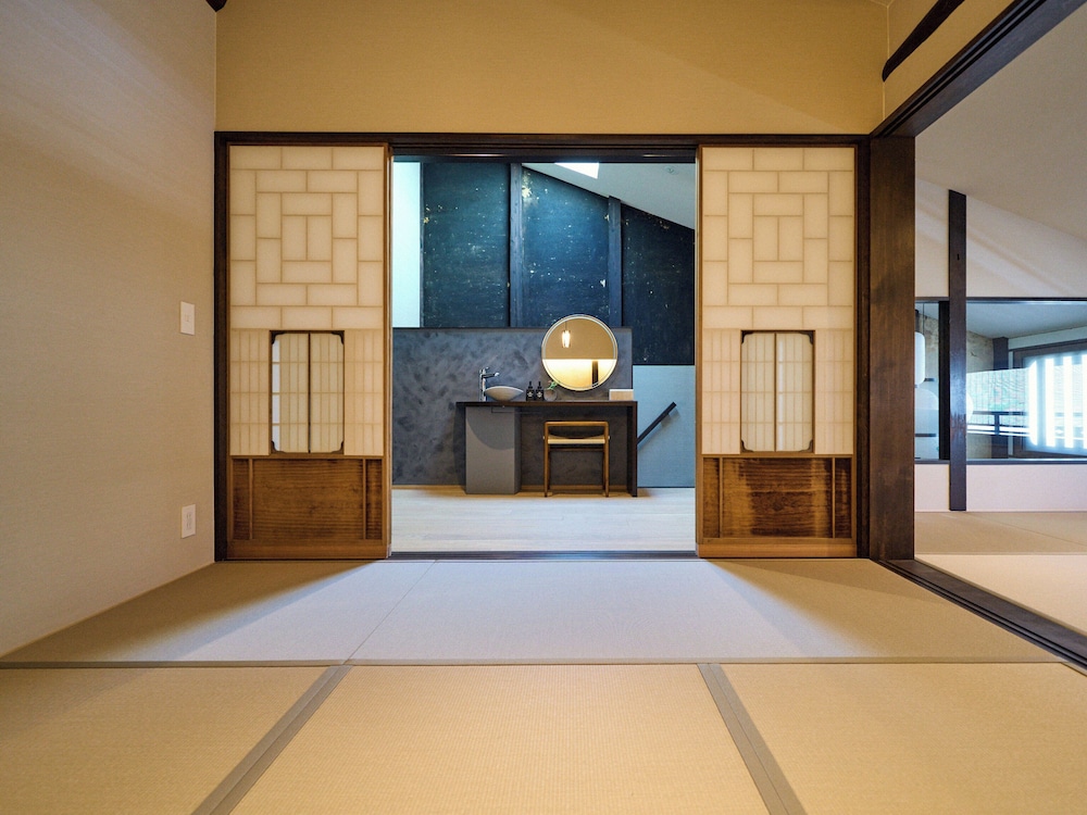 [雪見] 2階建て京町家スイート 3ベッドルーム 露天風呂付 禁煙 (1-6名) 客室21 | Kyoto Machiya 鴨川ガーデンズ