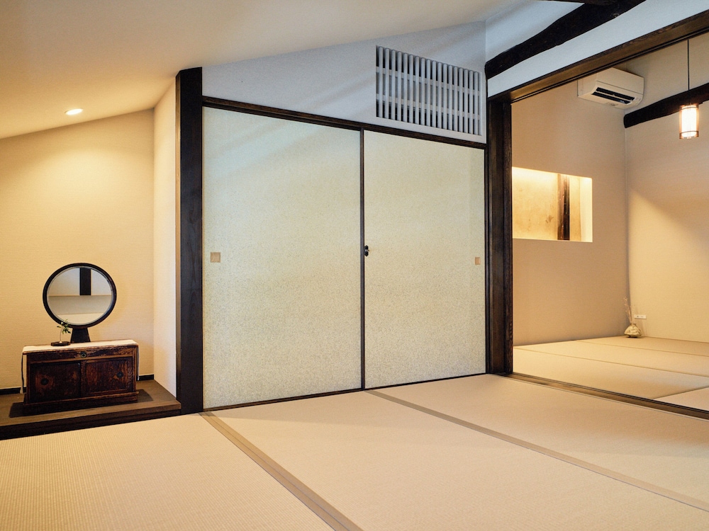 [雪見] 2階建て京町家スイート 3ベッドルーム 露天風呂付 禁煙 (1-6名) 客室9 | Kyoto Machiya 鴨川ガーデンズ