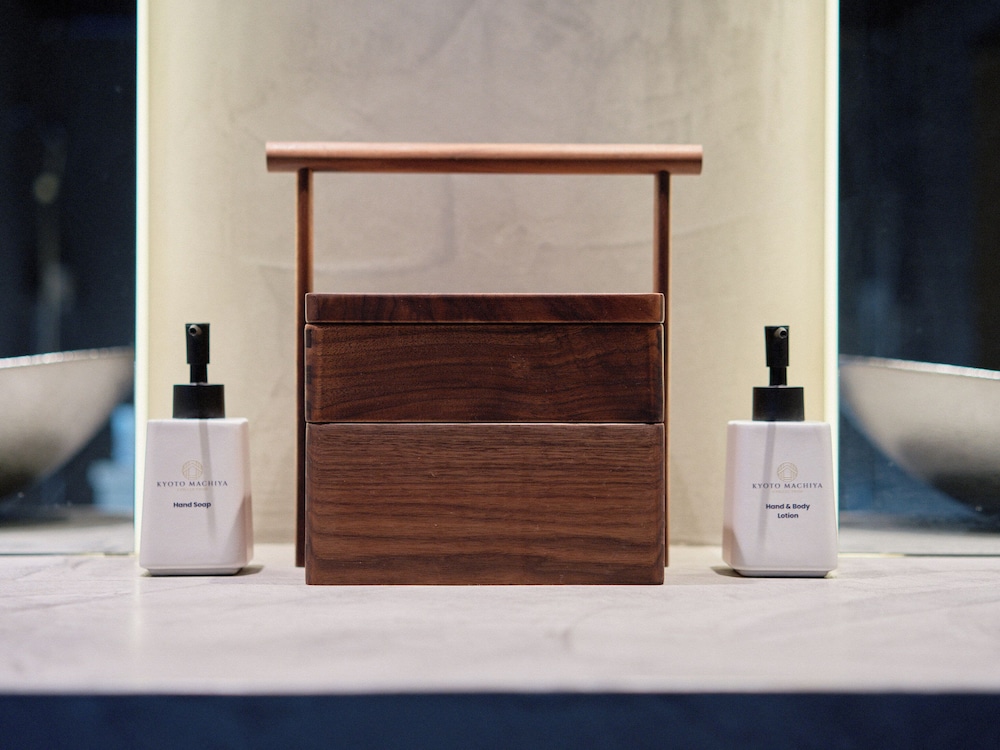 [雪見] 2階建て京町家スイート 3ベッドルーム 露天風呂付 禁煙 (1-6名) バスルーム5 | Kyoto Machiya 鴨川ガーデンズ