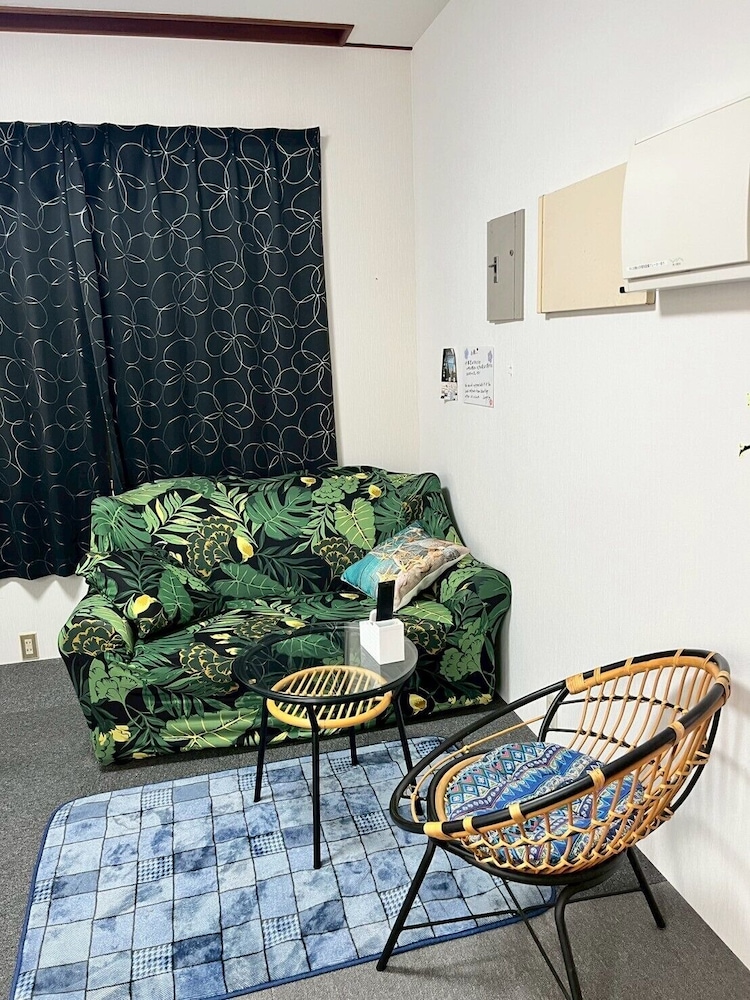 エコノミー 4 人部屋 ベッド (複数台) 専用キッチン0 | ゲストハウスブルーオーシャン那覇