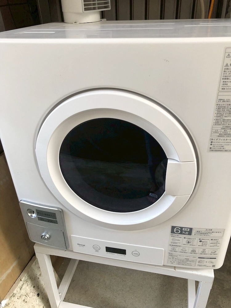 エコノミー 4 人部屋 ベッド (複数台) ランドリー1 | ゲストハウスブルーオーシャン那覇