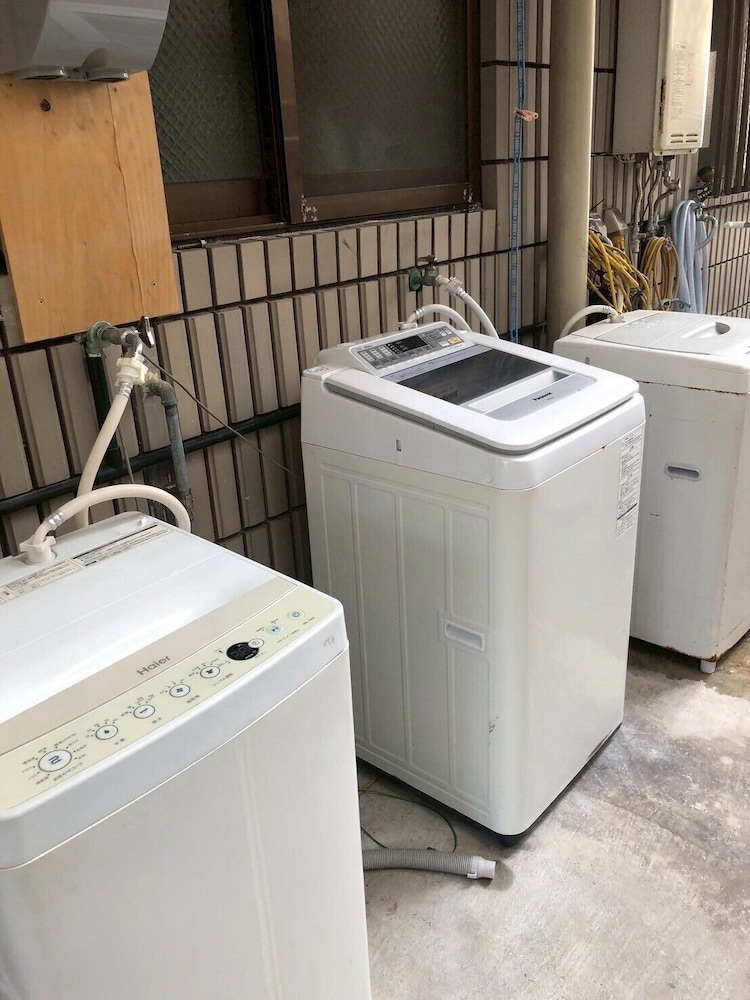 エコノミー 4 人部屋 ベッド (複数台) ランドリー0 | ゲストハウスブルーオーシャン那覇