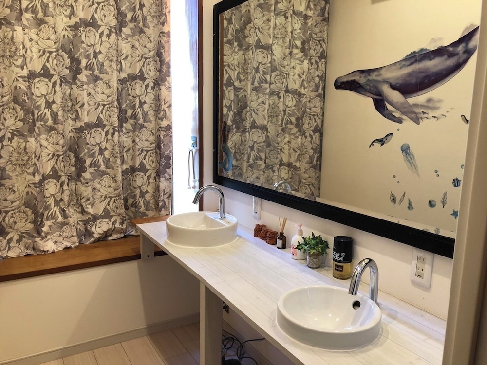 エコノミー ツインルーム 客室3 | ゲストハウスブルーオーシャン那覇