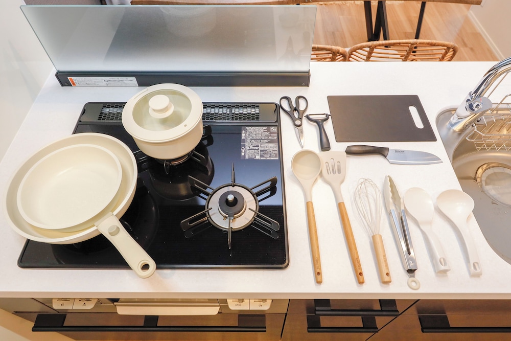 room3/5名収容 禁煙 専用キッチン2 | パシフィックコースト江ノ島 by Tranova