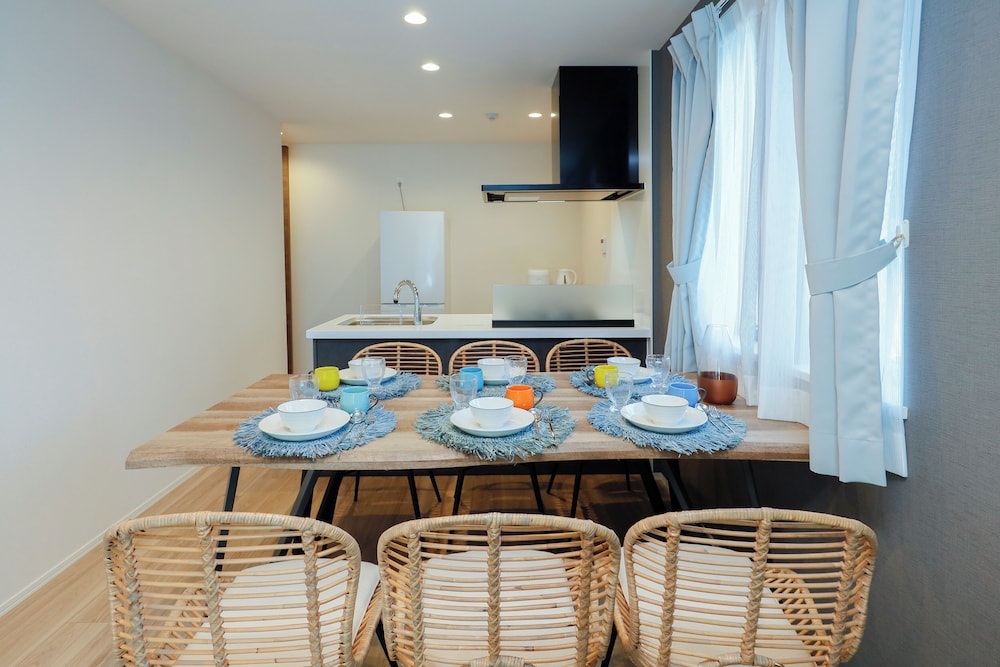 room3/5名収容 禁煙 専用キッチン3 | パシフィックコースト江ノ島 by Tranova