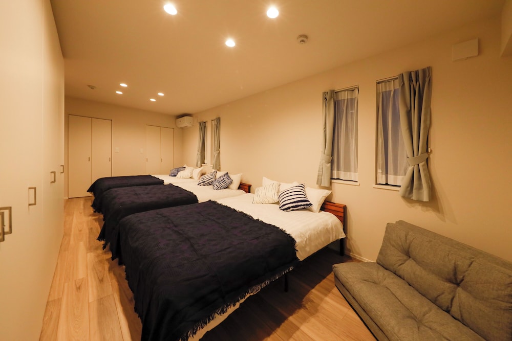 room1/8名収容 禁煙 客室1 | パシフィックコースト江ノ島 by Tranova