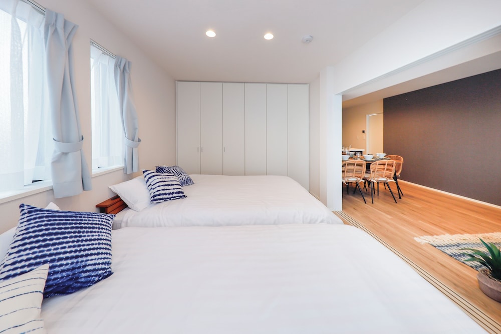 room2/8名収容 禁煙 客室8 | パシフィックコースト江ノ島 by Tranova