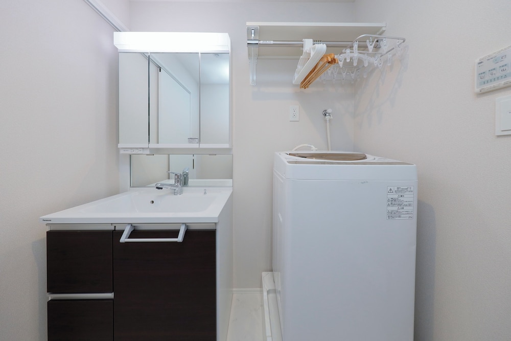 room3/5名収容 禁煙 バスルーム2 | パシフィックコースト江ノ島 by Tranova