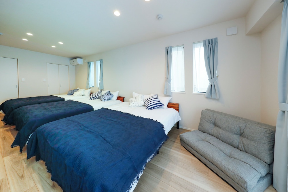 room1/8名収容 禁煙 客室1 | パシフィックコースト江ノ島 by Tranova