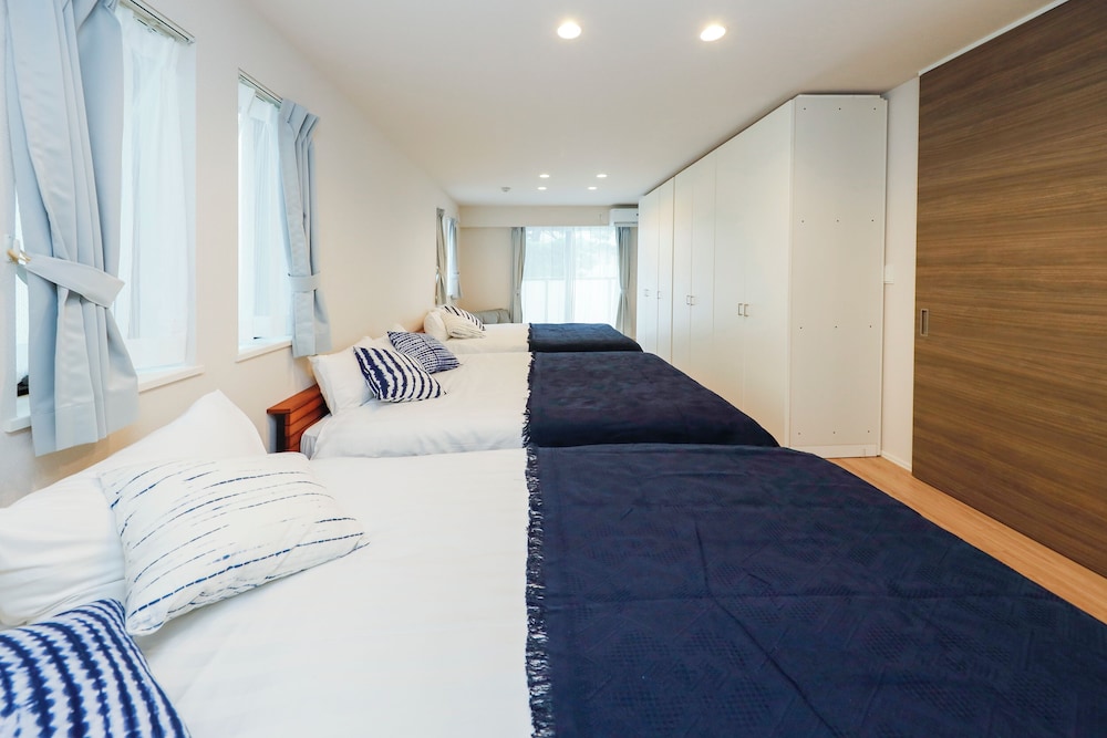 room1/8名収容 禁煙 客室4 | パシフィックコースト江ノ島 by Tranova