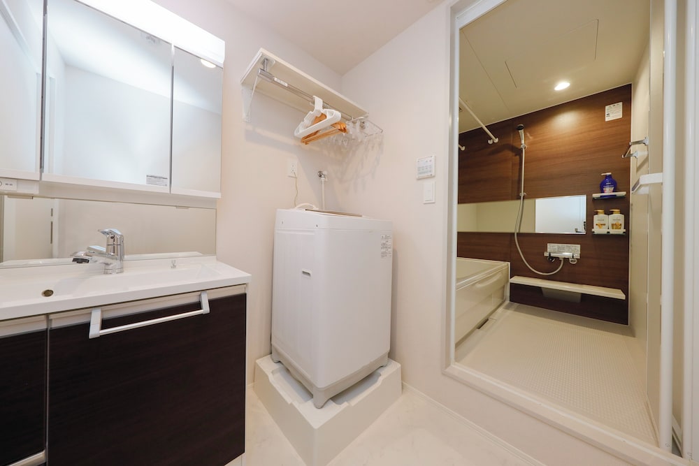 room3/5名収容 禁煙 バスルーム3 | パシフィックコースト江ノ島 by Tranova