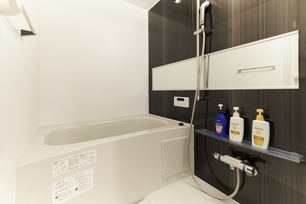 C (5p) 禁煙 バスルーム5 | フロンティアコンフォート北池袋 by Tranova