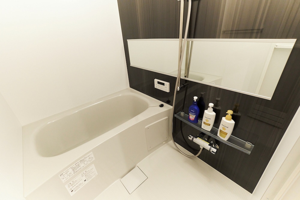 C (5p) 禁煙 バスルーム2 | フロンティアコンフォート北池袋 by Tranova