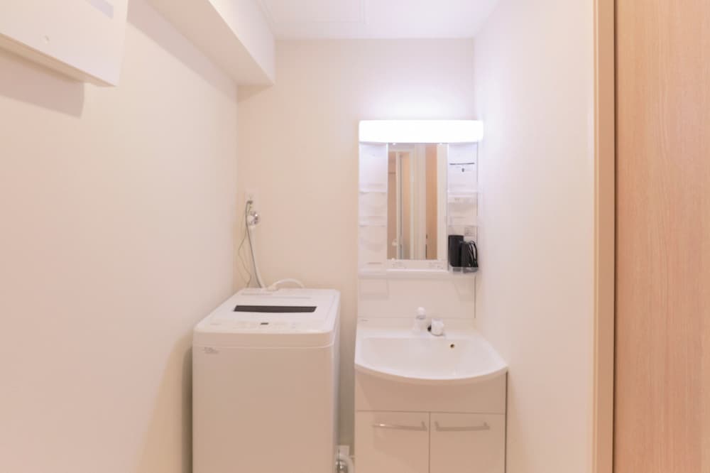 B, 2名収容 禁煙 バスルーム1 | Victoria 下北沢 by Tranova