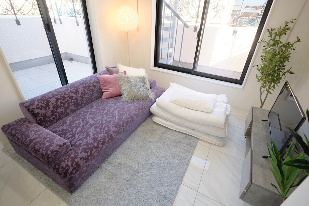 301/303 2つのプライベートルームが利用可能です リビング エリア5 | HJ PLACE TAKANAWA by Tranova