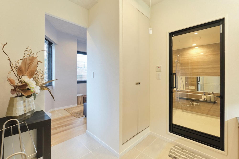 6名収容, 202 禁煙 バスルーム2 | プレシオジテ茅ヶ崎 by Tranova