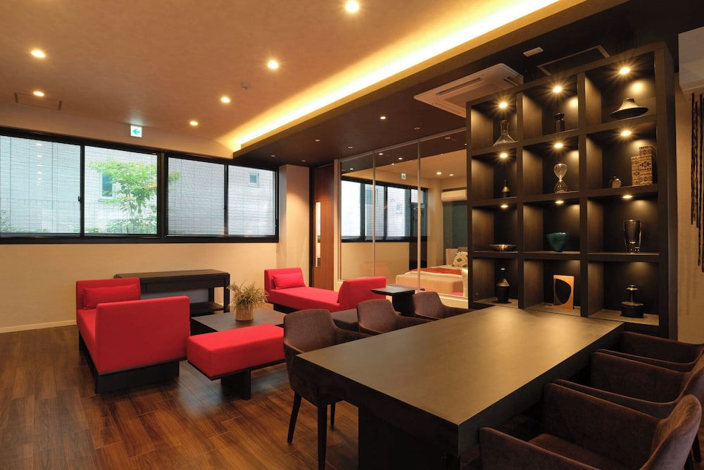 6名収容, 202 禁煙 リビング エリア10 | プレシオジテ茅ヶ崎 by Tranova