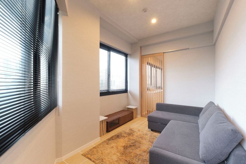 6名収容, 202 禁煙 リビング エリア12 | プレシオジテ茅ヶ崎 by Tranova