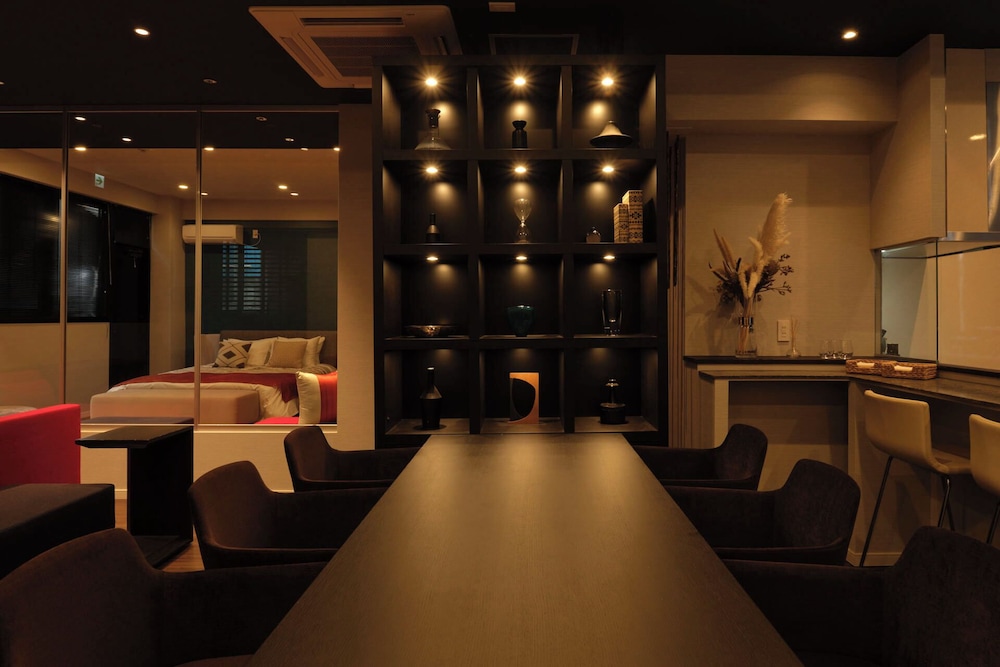 6名収容, 202 禁煙 リビング エリア6 | プレシオジテ茅ヶ崎 by Tranova