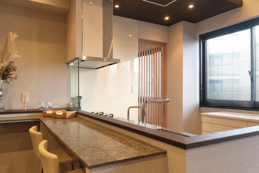 6名収容, 202 禁煙 専用キッチン8 | プレシオジテ茅ヶ崎 by Tranova